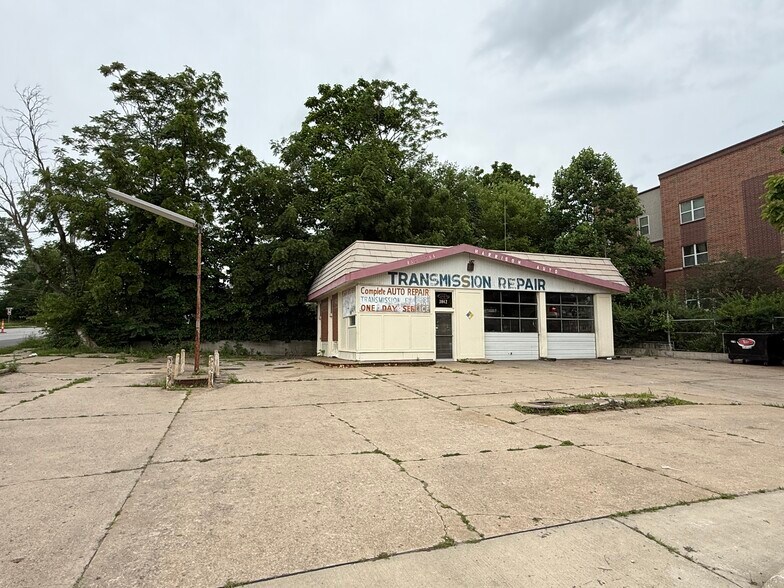 3042 Benton Blvd, Kansas City, MO à vendre - Photo du bâtiment - Image 3 de 4