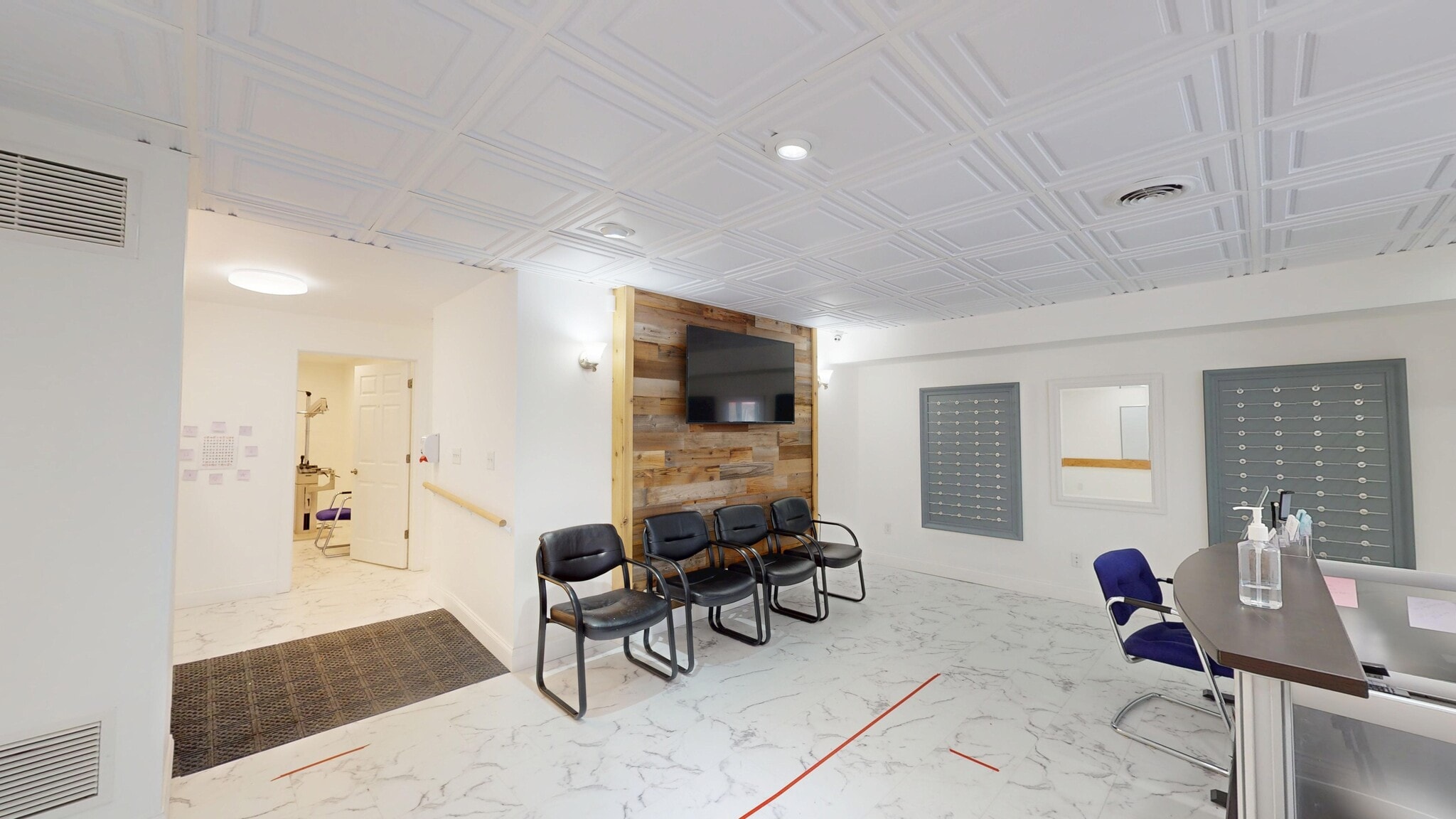 718 N Bridge St, Yorkville, IL à louer Photo intérieure- Image 1 de 19