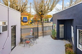 4500 NE Sandy Blvd, Portland, OR for lease Interior Photo- Image 2 of 15