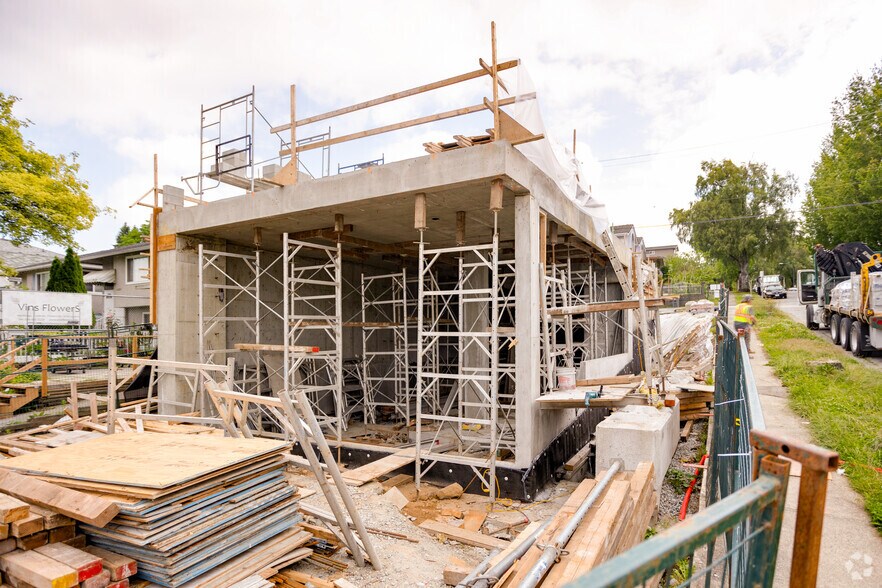 4292 Slocan St, Vancouver, BC à vendre - Photo du bâtiment - Image 2 de 3