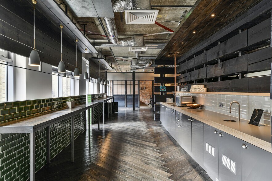 1 St Johns Ln, London for lease - Building Photo - Image 3 of 19