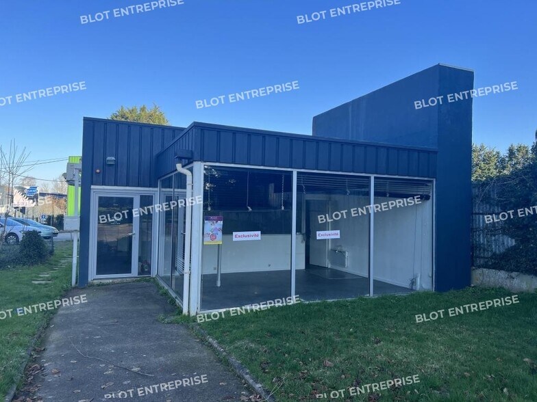 Flex in La Mézière for lease - Building Photo - Image 1 of 4