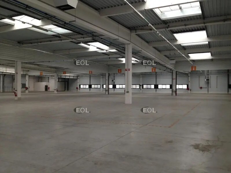 Industrial in Ferrières-en-Brie for lease Building Photo- Image 1 of 12