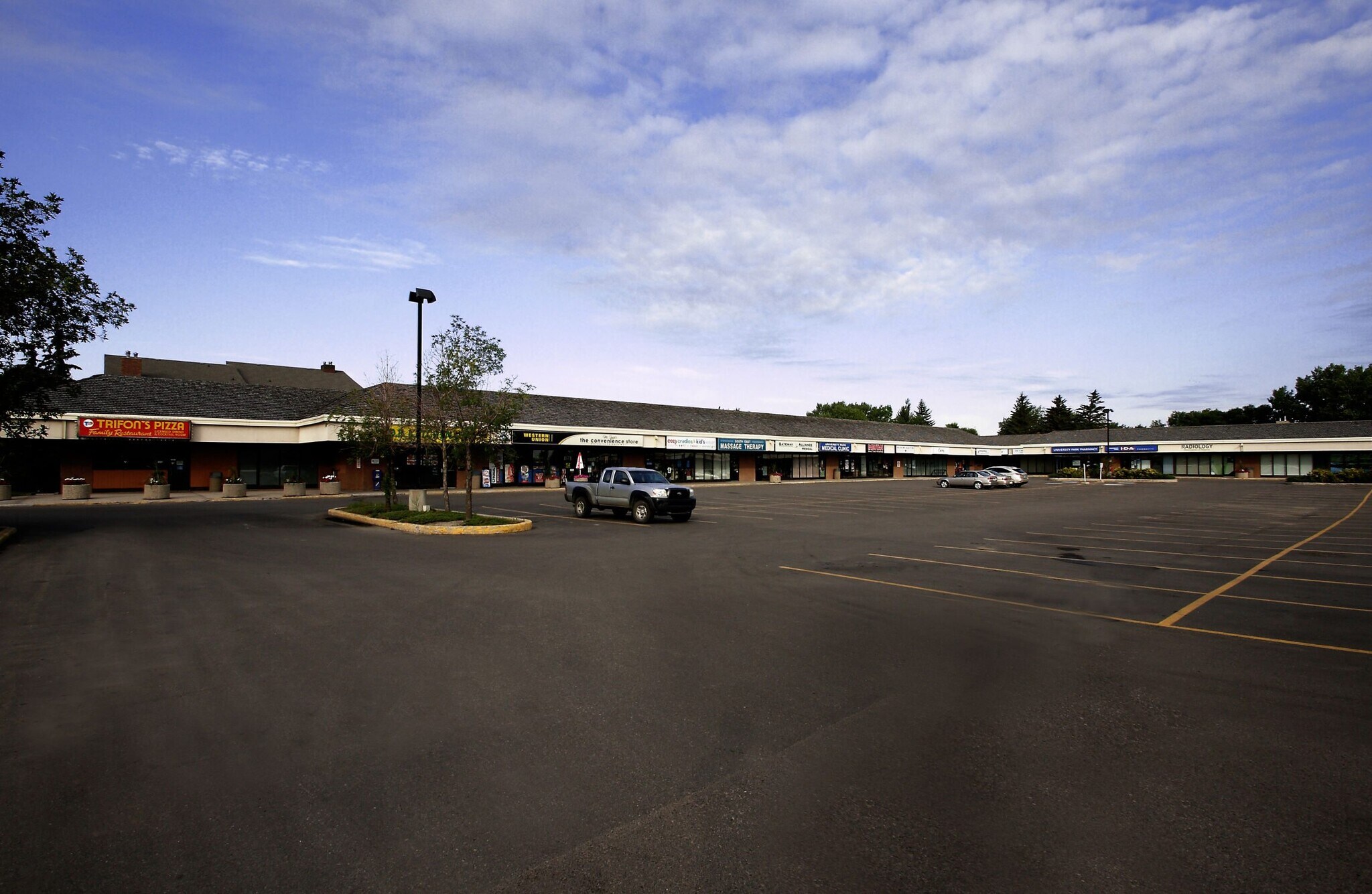 166 University Park Dr, Regina, SK à louer Photo du bâtiment- Image 1 de 3