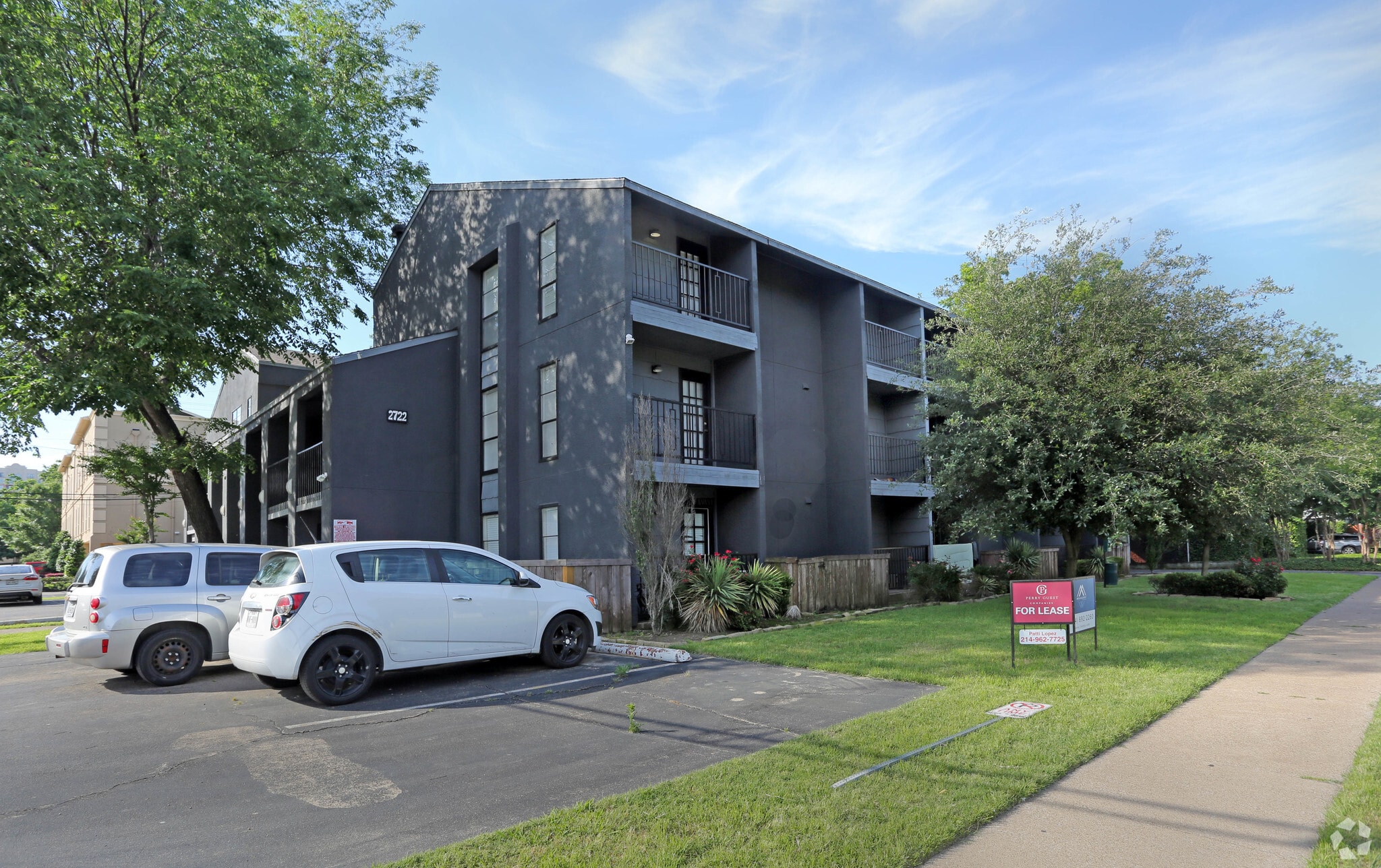 Throckmorton & Congress Assemblage portfolio of 2 properties for sale on LoopNet.ca Primary Photo- Image 1 of 3