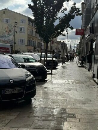 Plus de détails pour Commerce de détail à louer