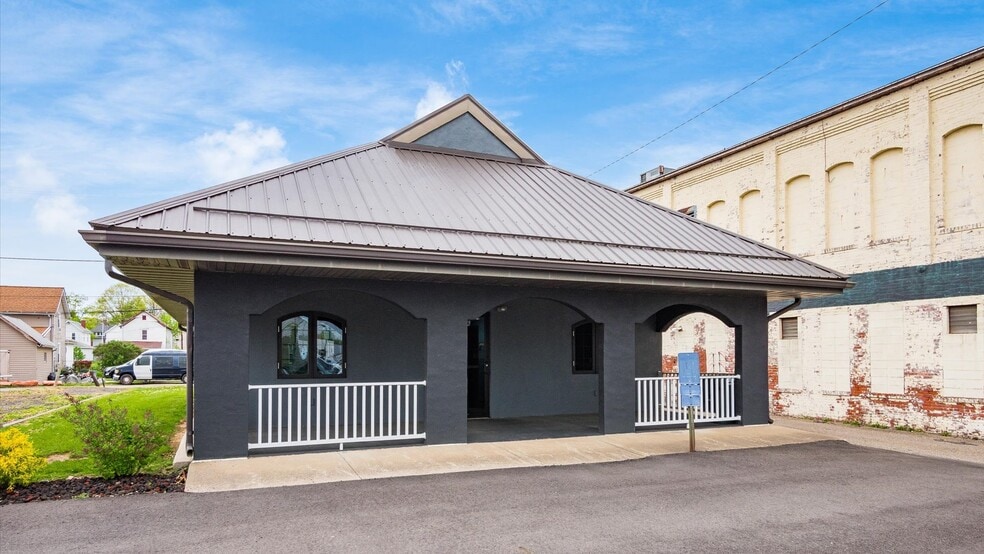 1146 Walnut St, Coshocton, OH for sale - Building Photo - Image 3 of 26