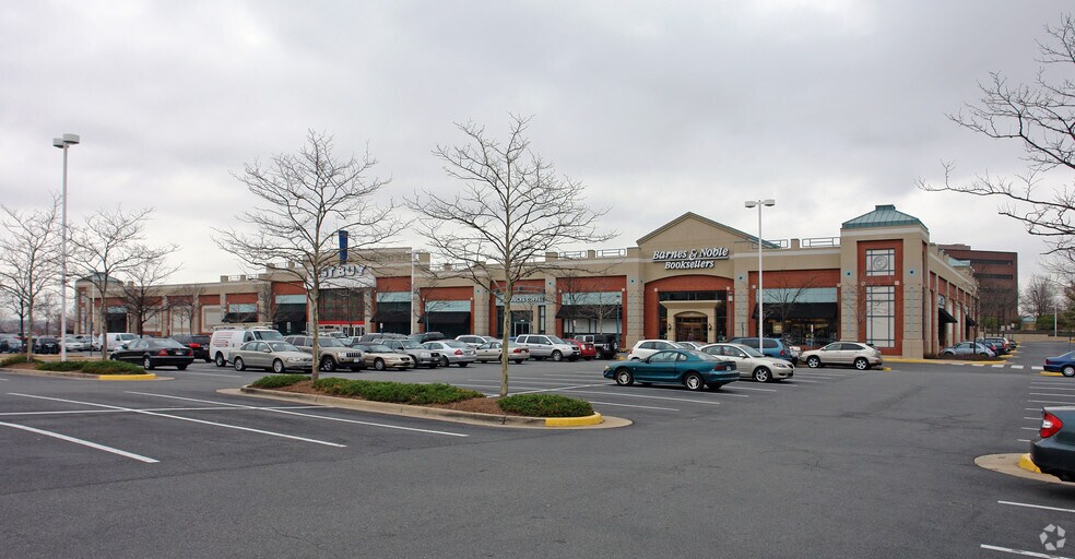11846-11860 Spectrum Ctr, Reston, VA à louer - Photo du bâtiment - Image 1 de 8