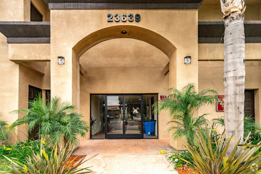 23639 Hawthorne Blvd, Torrance, CA à louer - Photo du bâtiment - Image 3 de 5