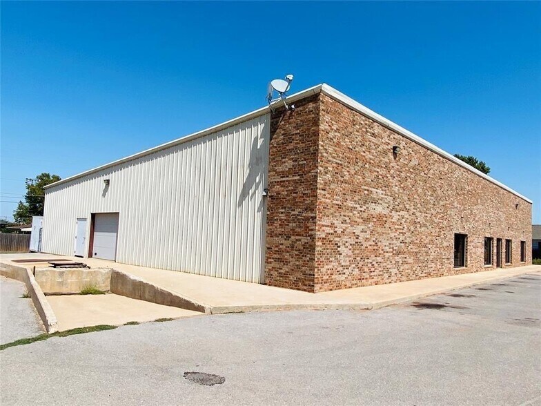 2821 W 3rd St, Elk City, OK à vendre - Photo du bâtiment - Image 3 de 8