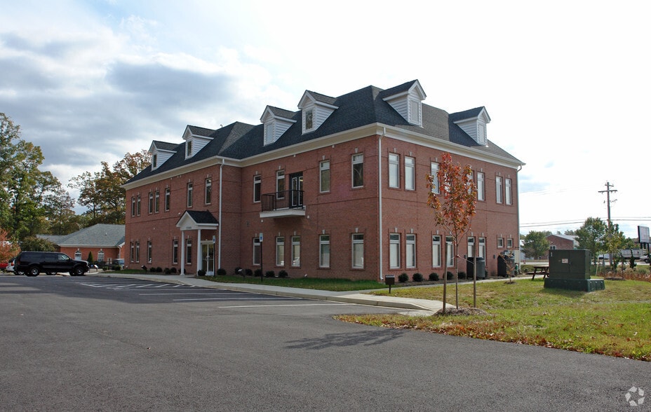 22888 Three Notch Rd, California, MD à vendre - Photo du bâtiment - Image 3 de 12