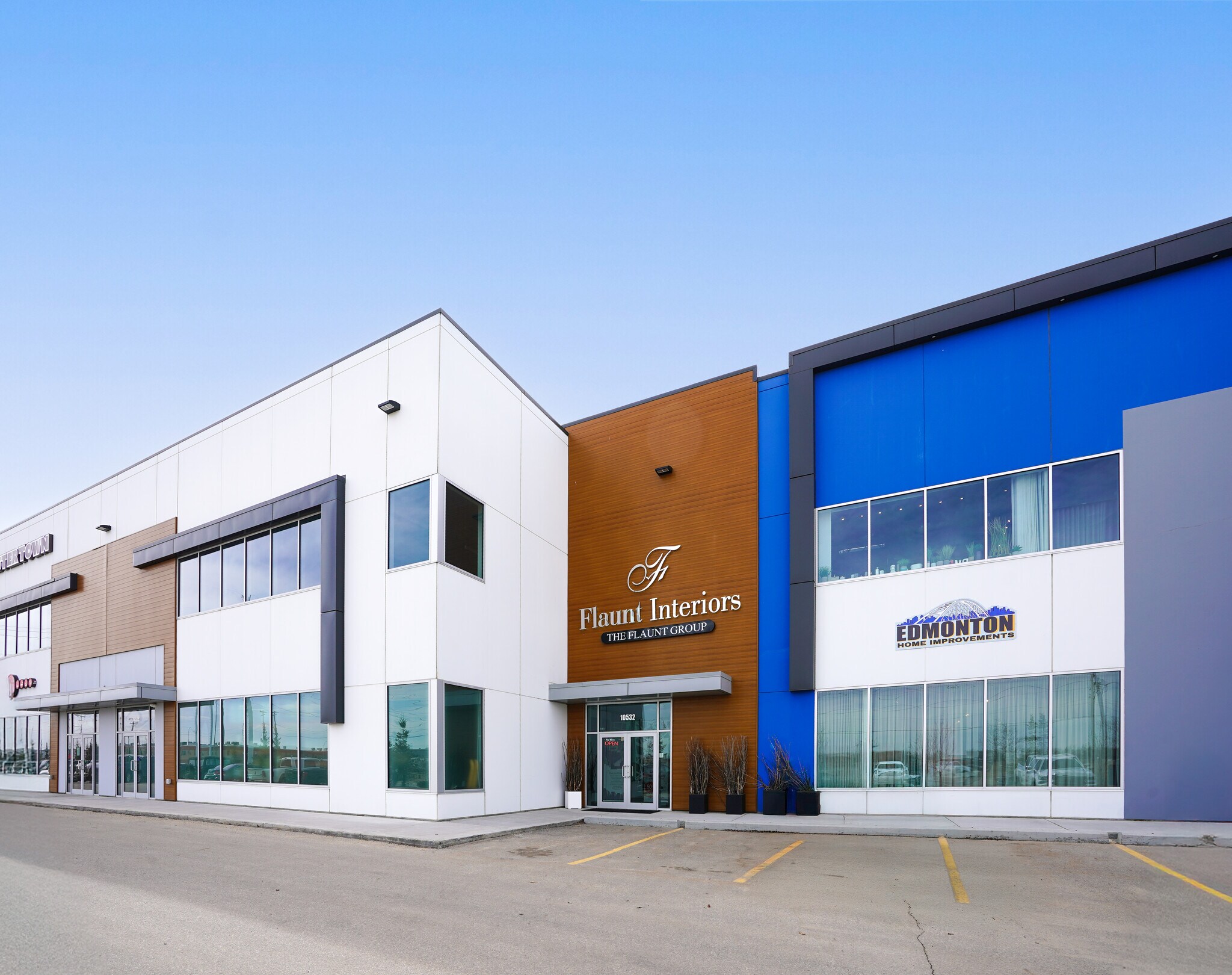 10516-10544 184 St NW, Edmonton, AB for sale Building Photo- Image 1 of 1