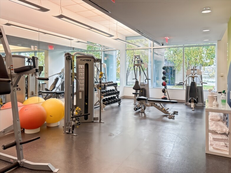 200 Rivers Edge Dr, Medford, MA for lease - Interior Photo - Image 3 of 17