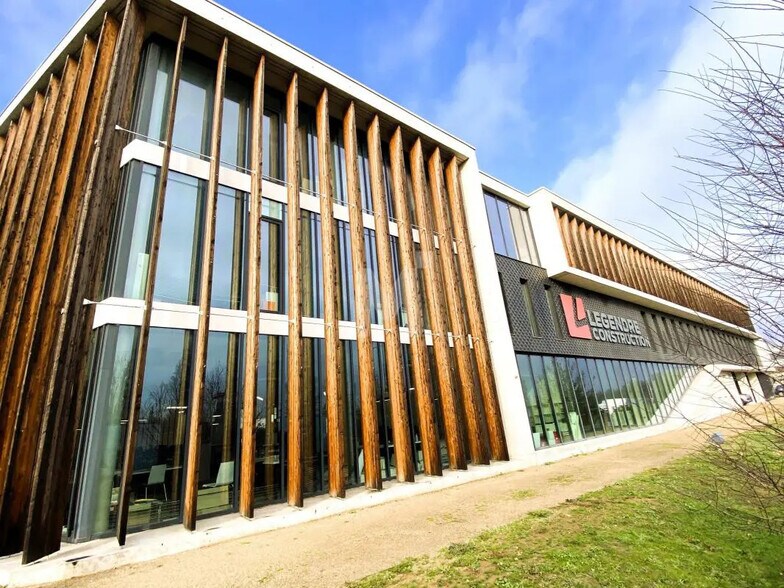 Bureau dans Wissous à louer - Photo du bâtiment - Image 1 de 16