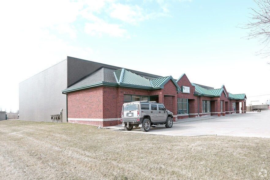 10113-10115 Marine City Hwy, Ira Township, MI à louer - Photo du bâtiment - Image 3 de 6