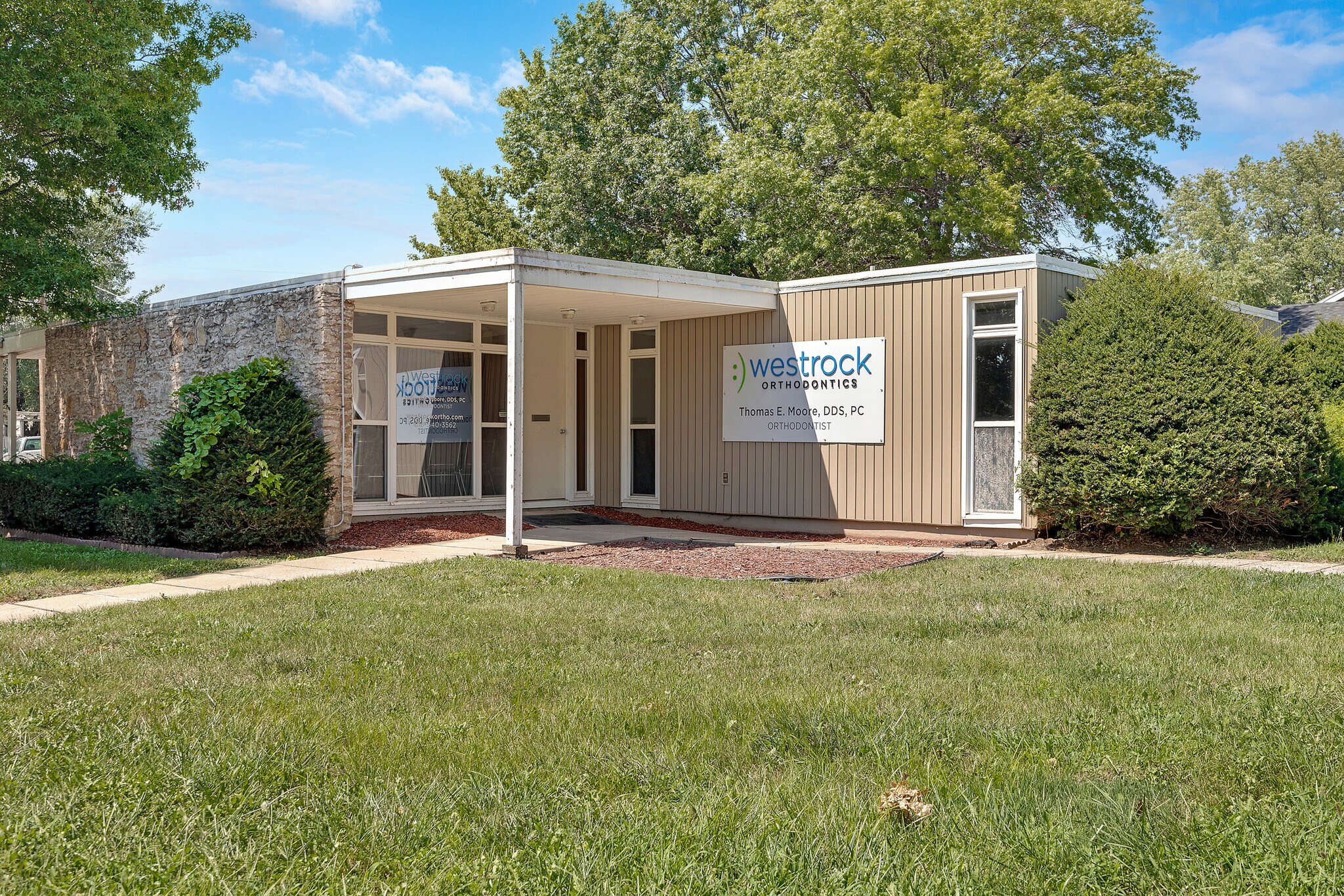405 Cedar St, Pleasant Hill, MO à vendre Photo du bâtiment- Image 1 de 34