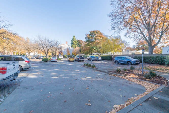 20 Declaration Dr, Chico, CA à louer - Photo du bâtiment - Image 2 de 44