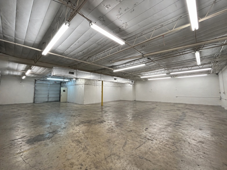 820 Shelby Ln, Austin, TX for lease - Building Photo - Image 2 of 14