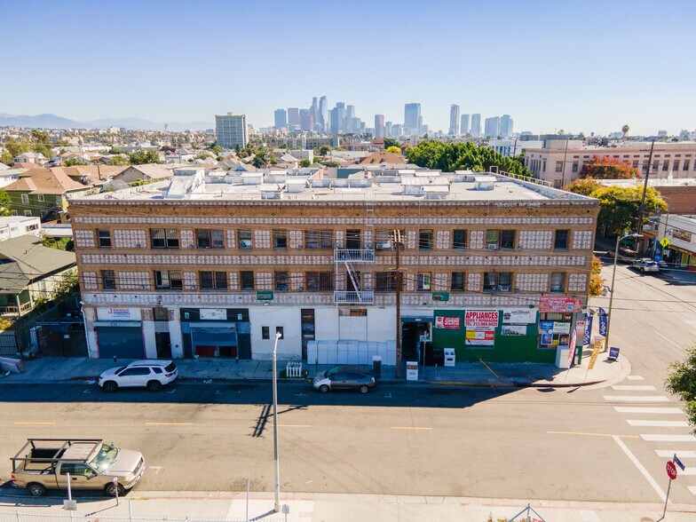 2709 W Pico Blvd, Los Angeles, CA à vendre - Photo du bâtiment - Image 2 de 32