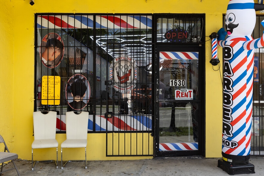 1640 W Flagler St, Miami, FL for lease - Building Photo - Image 3 of 6