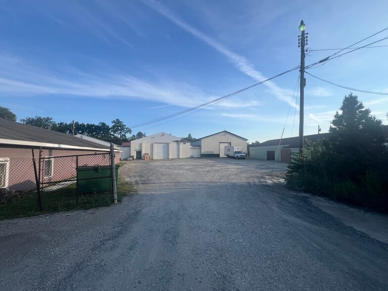 1205 Spring St portefeuille de 5 propriétés à vendre sur LoopNet.ca - Photo du bâtiment - Image 1 de 33