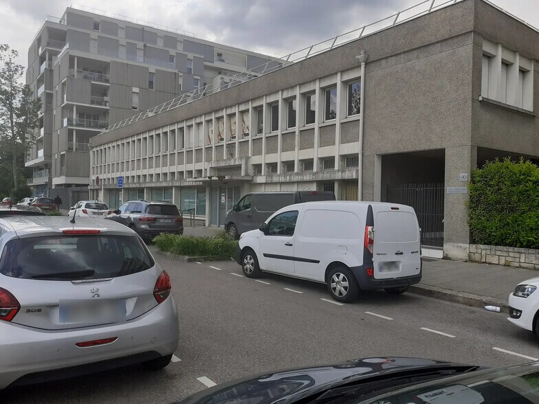 90 Cours De La Libération Et Du Général De Gaulle, Grenoble à vendre - Photo du bâtiment - Image 2 de 4