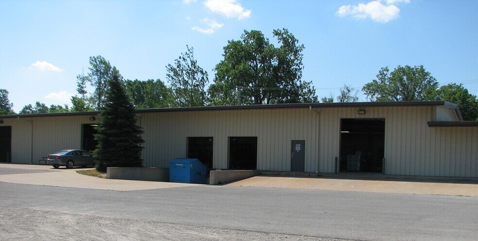 2827-2829 Freeman St, Fort Wayne, IN à louer - Photo du bâtiment - Image 2 de 3