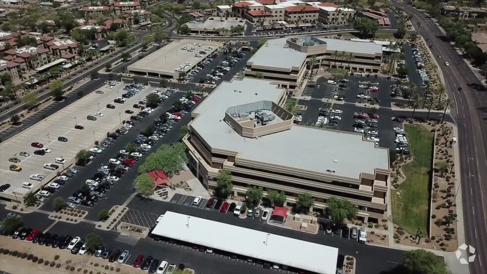 7720 N 16th St, Phoenix, AZ à vendre - Vidéo réalisée avec un drone - Image 2 de 8