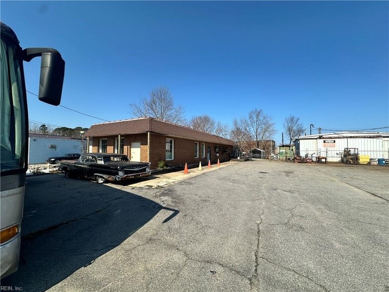1702 Southern Blvd, Virginia Beach, VA for sale - Building Photo - Image 2 of 6