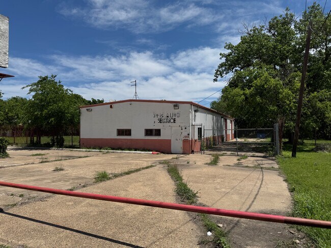 More details for 3444 N Interstate 35 E, Lancaster, TX - Industrial for Lease