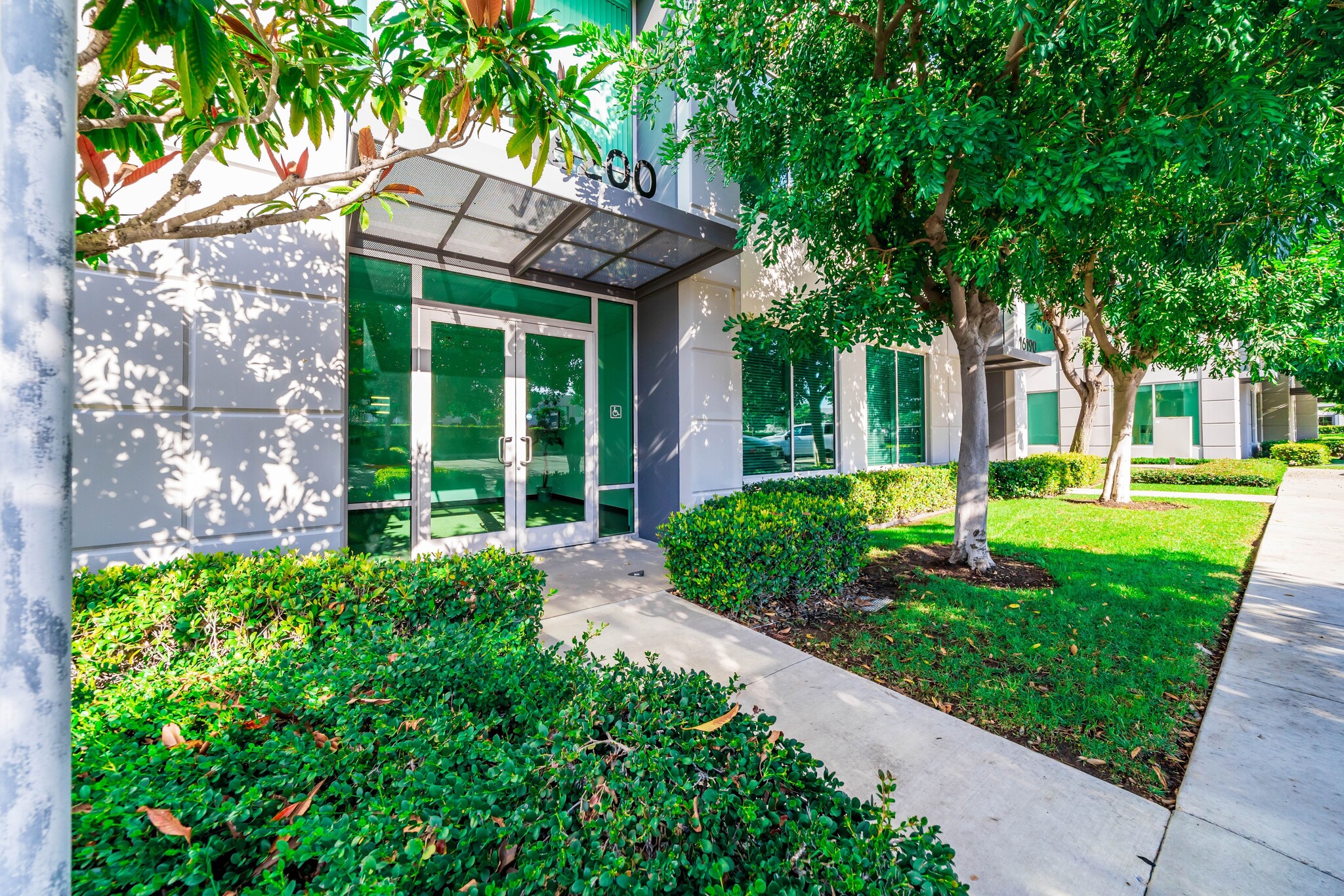 16190-16220 Scientific Way, Irvine, CA à louer Photo intérieure- Image 1 de 10