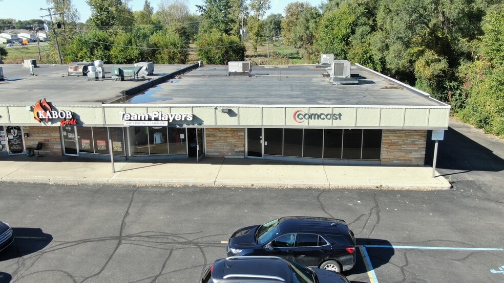 51067-51083 Mound Rd, Shelby Township, MI for lease - Building Photo - Image 3 of 3