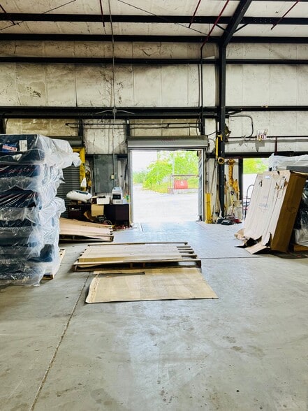 226 Micolas St, Opp, AL for sale - Interior Photo - Image 2 of 16