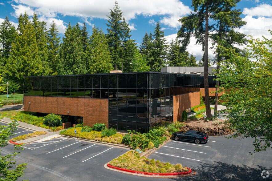 3350 161st Ave SE, Bellevue, WA à louer - Photo du bâtiment - Image 1 de 7