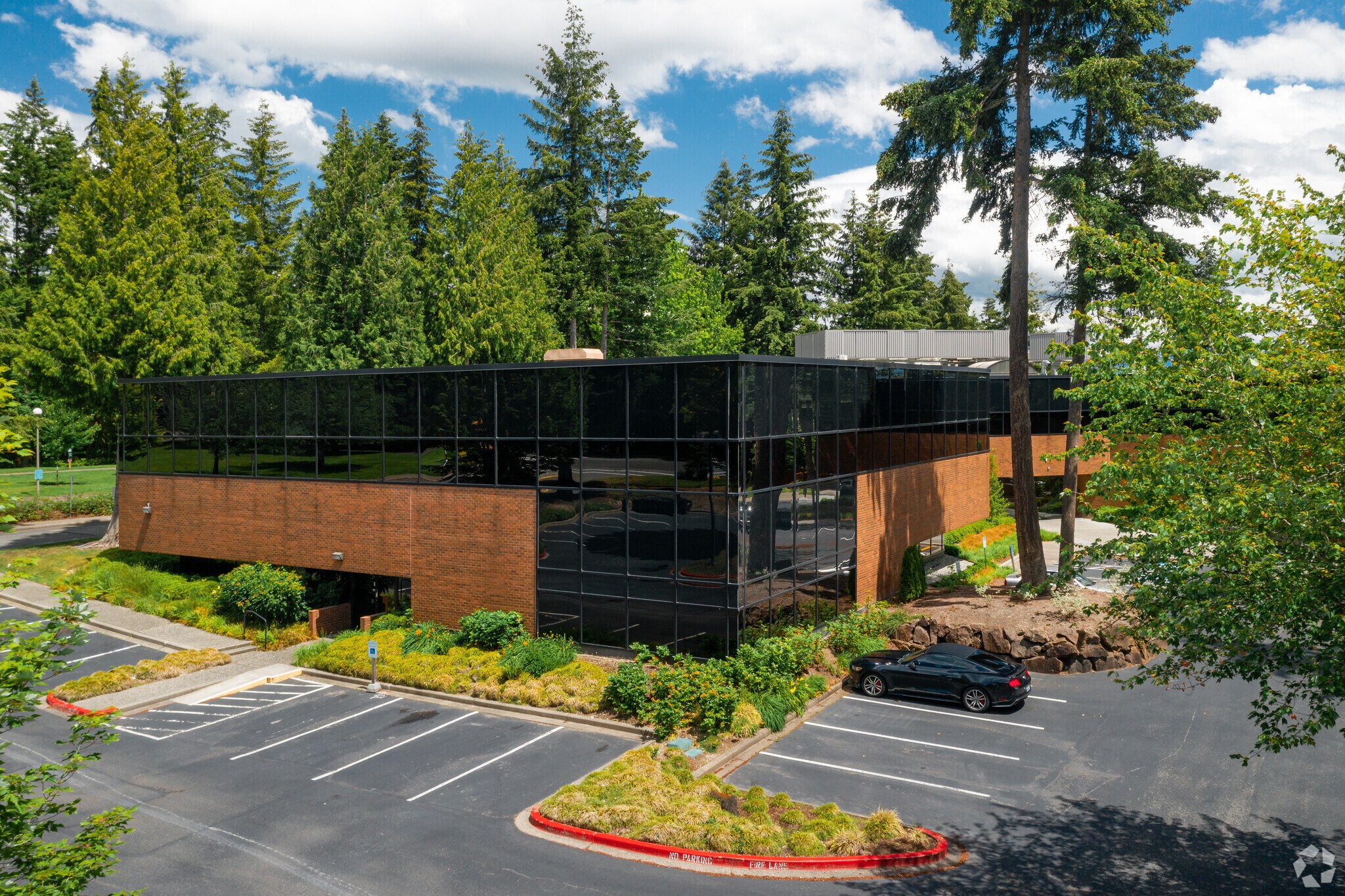 3350 161st Ave SE, Bellevue, WA à louer Photo du bâtiment- Image 1 de 8