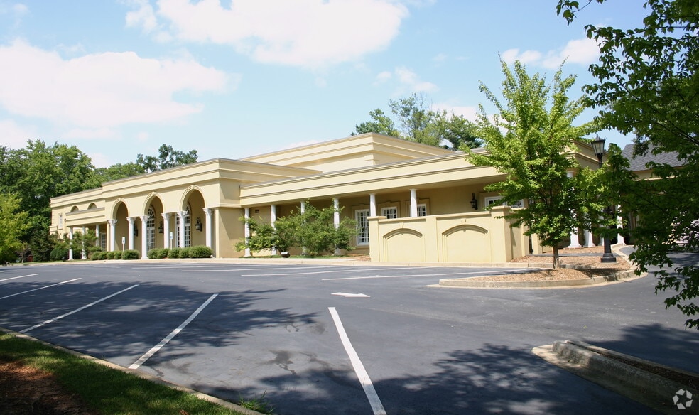 333 S Pine St, Spartanburg, SC à louer - Photo du bâtiment - Image 3 de 9