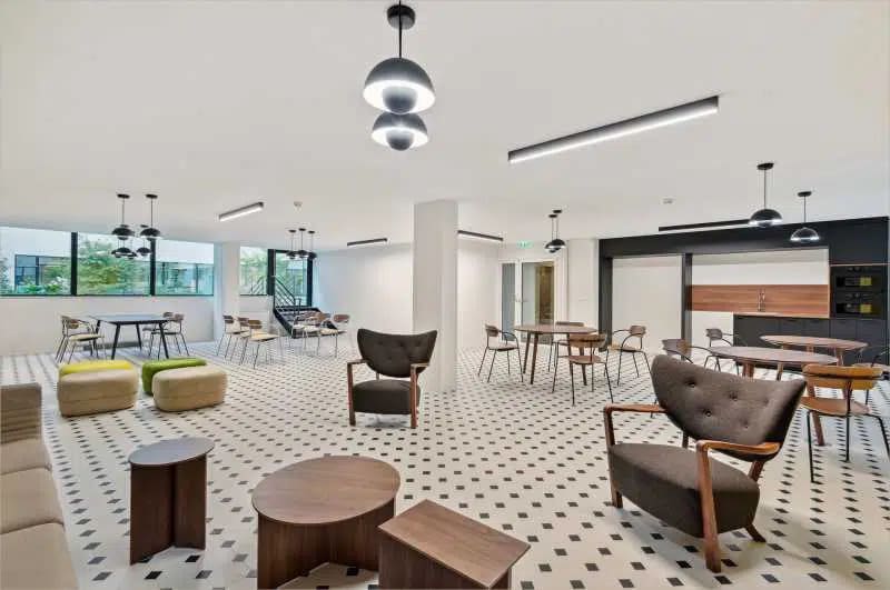 123 Rue Jules Guesde, Levallois-Perret for lease - Interior Photo - Image 3 of 11