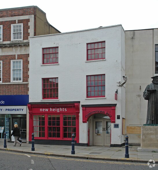 170 High St, Guildford à louer - Photo du bâtiment - Image 2 de 12