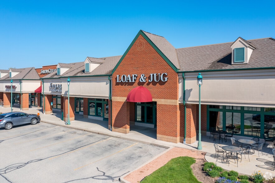690 Westfield Way, Pewaukee, WI for lease - Building Photo - Image 3 of 8