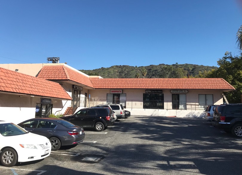 2501 Colorado Blvd, Los Angeles, CA for lease - Building Photo - Image 2 of 6