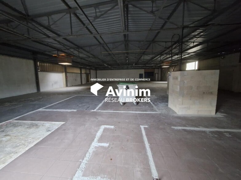 Industrial in Thorigny Sur Marne for lease - Interior Photo - Image 1 of 12