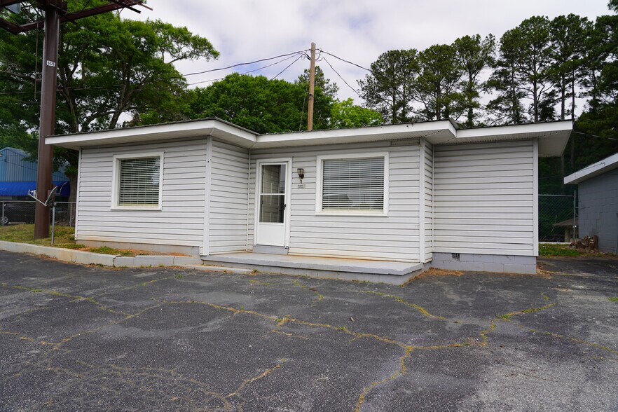 2012 W Whitner St, Anderson, SC à vendre - Photo du bâtiment - Image 3 de 6