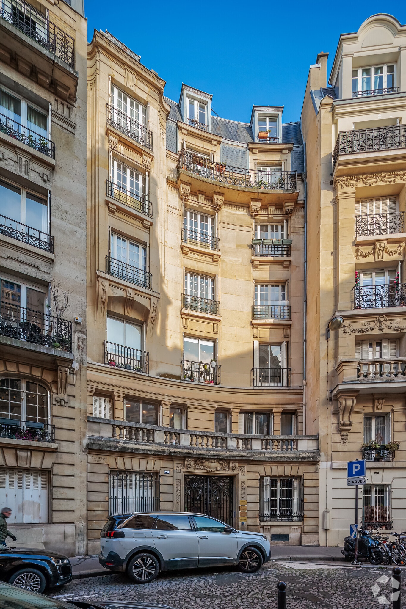 20 Rue Eugène Manuel, Paris for lease Building Photo- Image 1 of 9