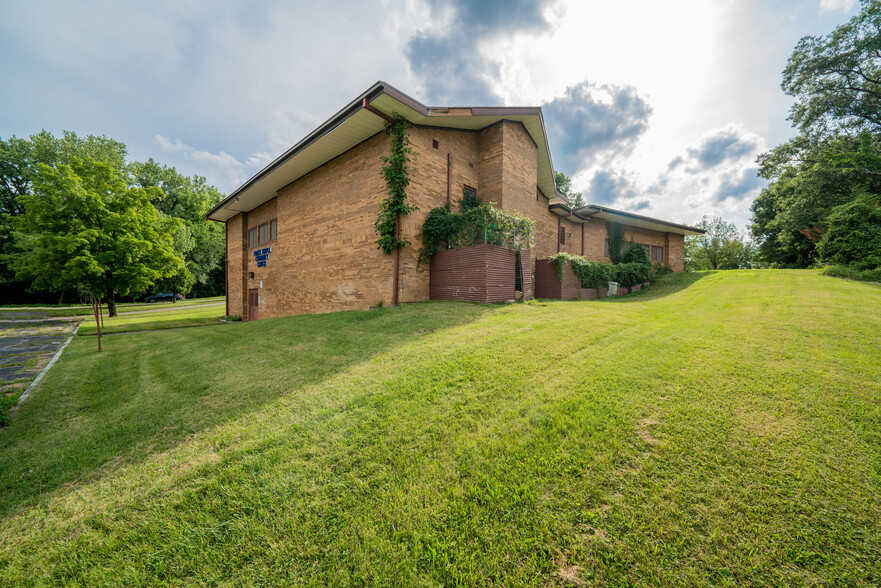 2618 Bethesda Ave, Columbus, OH à vendre - Photo du bâtiment - Image 3 de 21