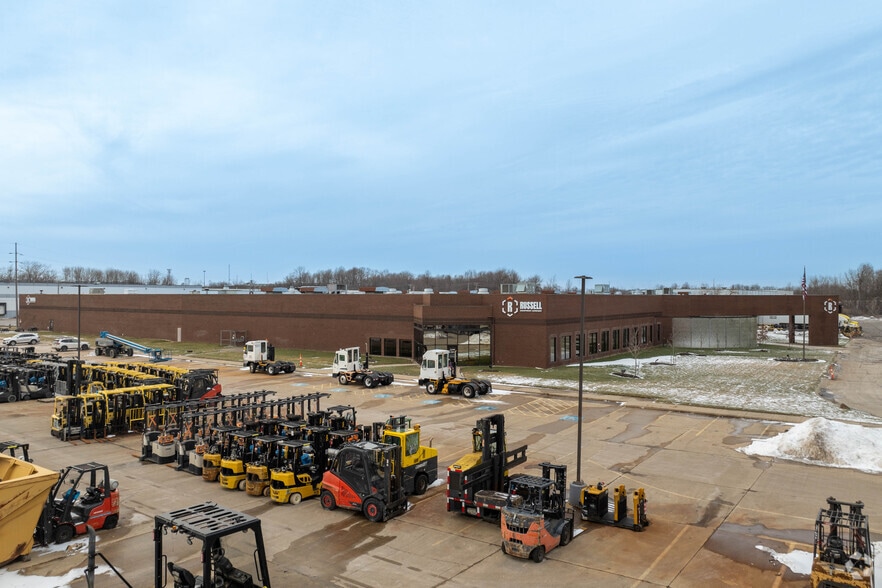 1793 Enterprise Pky, Twinsburg, OH for lease - Building Photo - Image 1 of 5