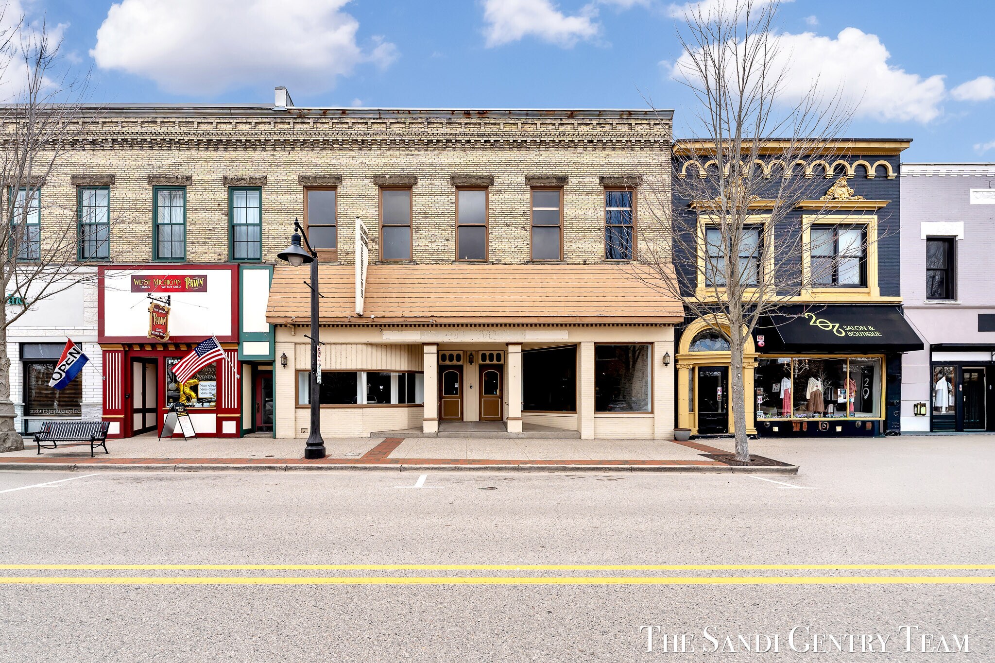 224 Washington Ave, Grand Haven, MI for sale Primary Photo- Image 1 of 30