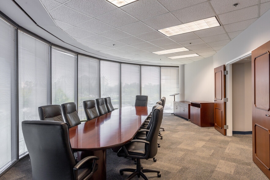 5850 T G Lee Blvd, Orlando, FL for sale - ProVideo LoopNet - Image 3 of 14