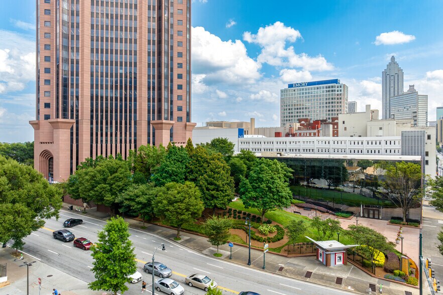 600 Peachtree St NE, Atlanta, GA à louer - Photo du bâtiment - Image 2 de 48