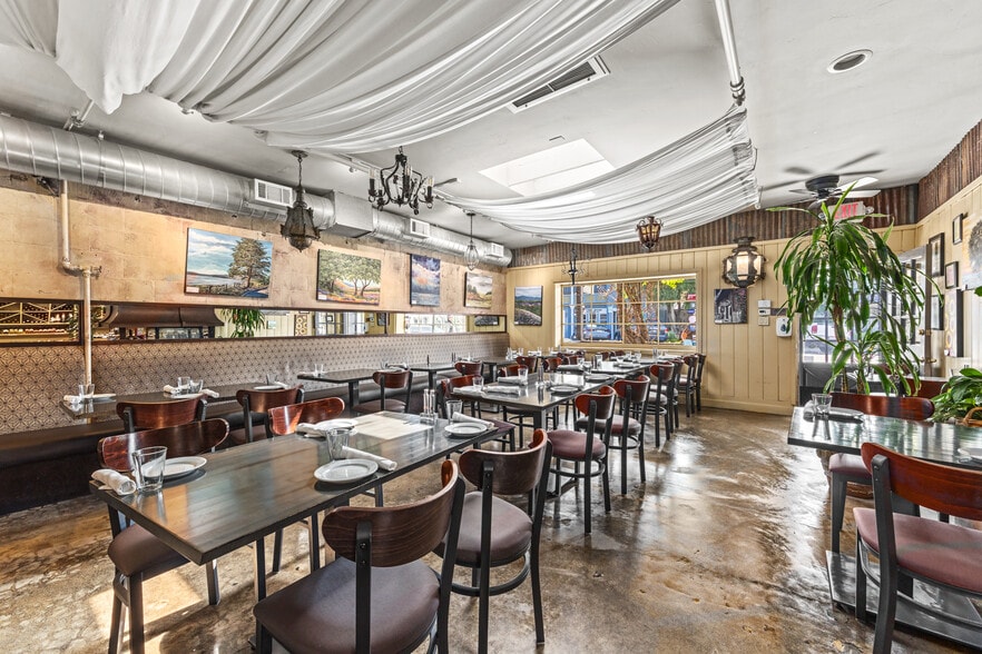 2879 Grand Ave, Los Olivos, CA à vendre - Photo du bâtiment - Image 2 de 12