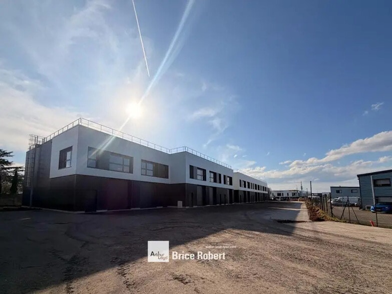 203 Avenue Franklin Roosevelt, Décines-Charpieu for lease - Building Photo - Image 2 of 16